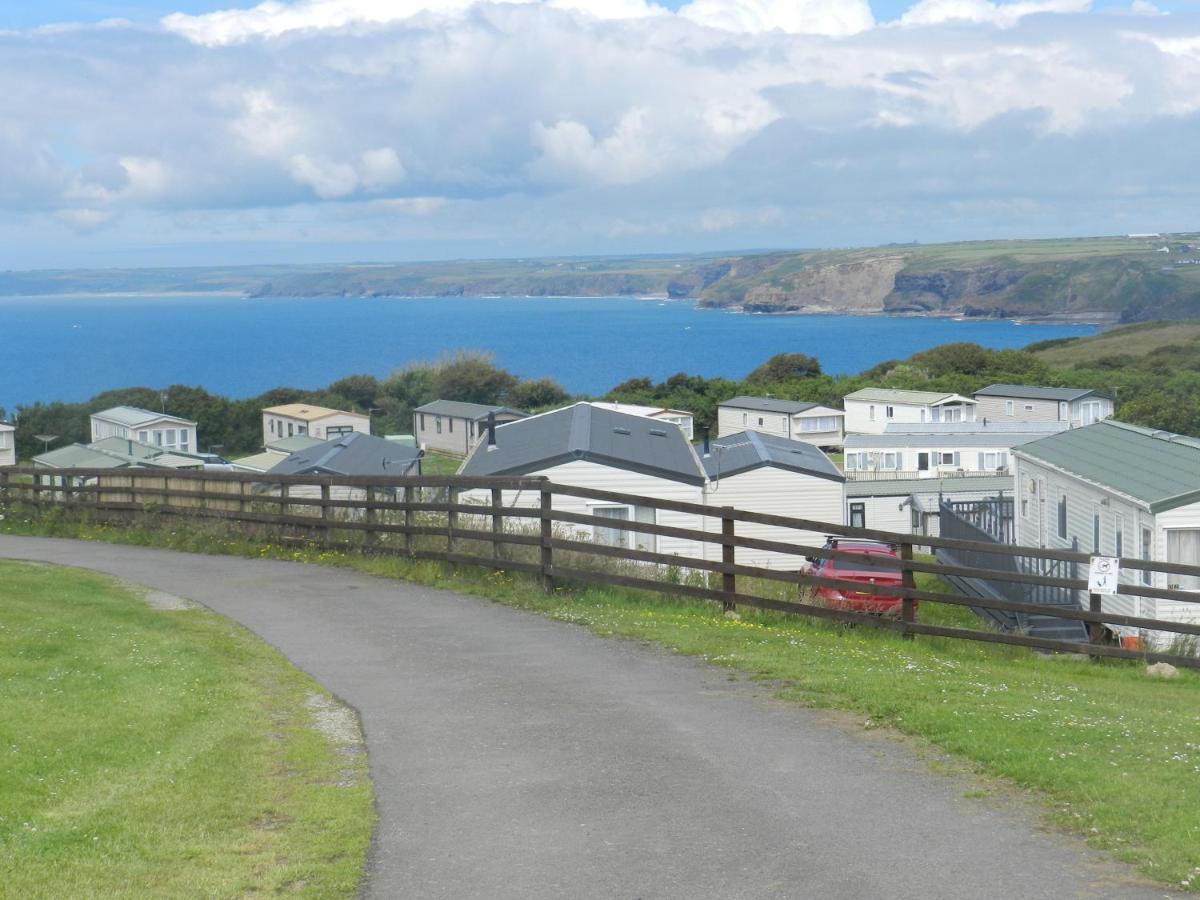 Cwtch Caravans Little Haven Eksteriør billede